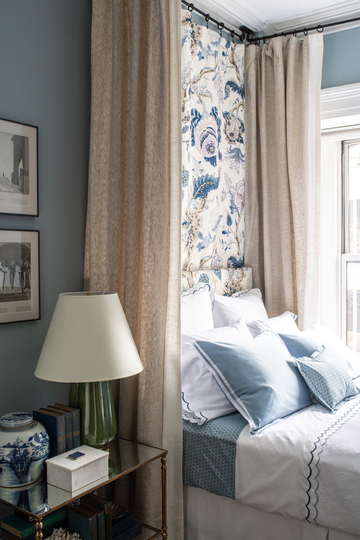 A First Look At Our Nyc Bedroom Stacie Flinner